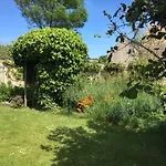 Galets Et Bois Flottes Proche Gold Meuble De Tourisme 4 Etoiles * Meuvaines