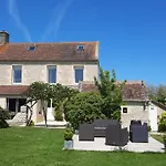 Galets Et Bois Flottes Proche Gold Meuble De Tourisme 4 Etoiles Meuvaines
