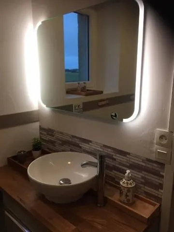 Galets Et Bois Flottes Proche Gold Meuble De Tourisme 4 Etoiles * Meuvaines