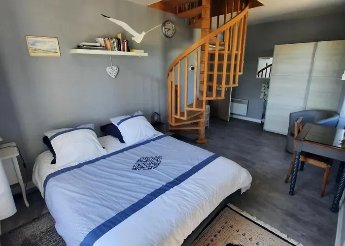 Galets Et Bois Flottes Proche Gold Meuble De Tourisme 4 Etoiles