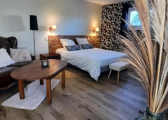 Galets Et Bois Flottes Proche Gold Meuble De Tourisme 4 Etoiles Semesterbostad Meuvaines