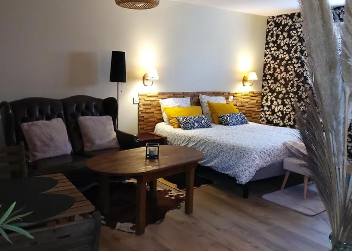 Galets Et Bois Flottes Proche Gold Meuble De Tourisme 4 Etoiles Meuvaines