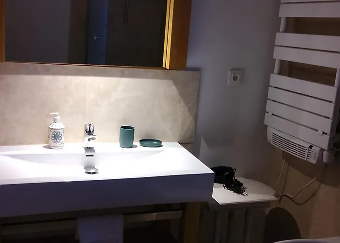 Galets Et Bois Flottes Proche Gold Meuble De Tourisme 4 Etoiles * Meuvaines